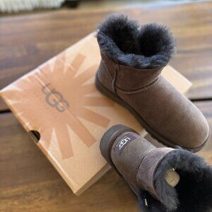 Women's UGG Boots with Mini Bailey Button